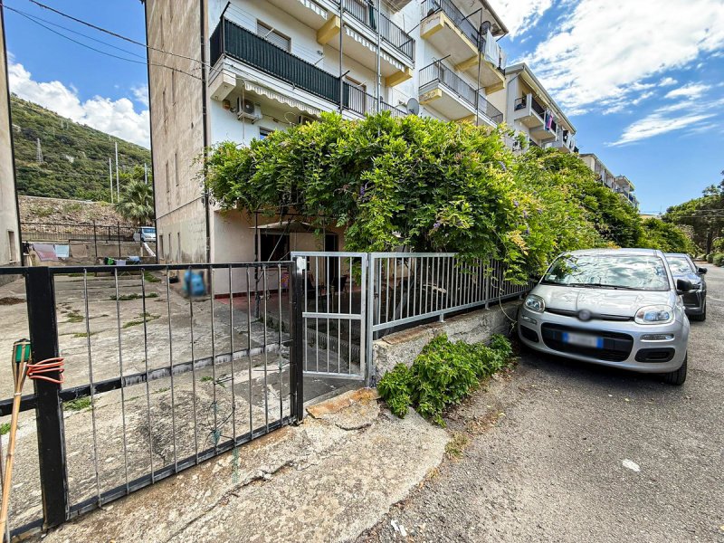 法尔科纳拉-阿尔巴内塞独立公寓