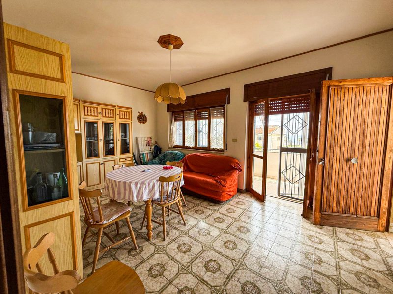 Apartamento en Falconara Albanese