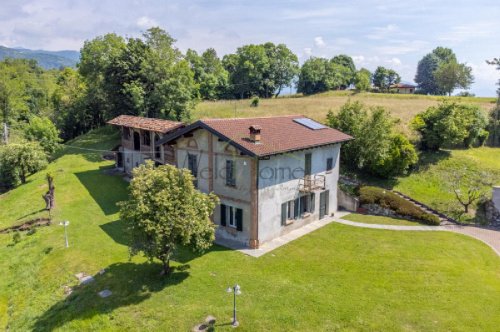Villa in Albavilla