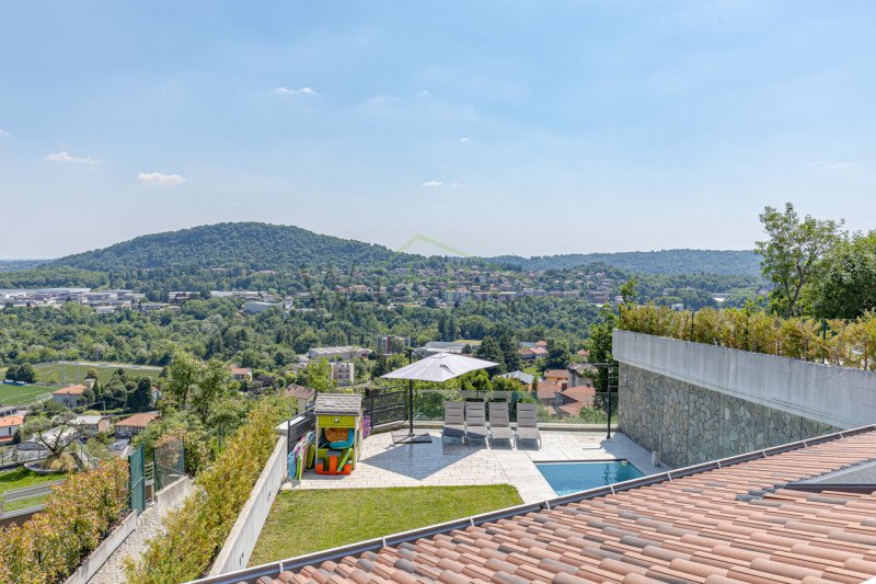 Villa in Tavernerio