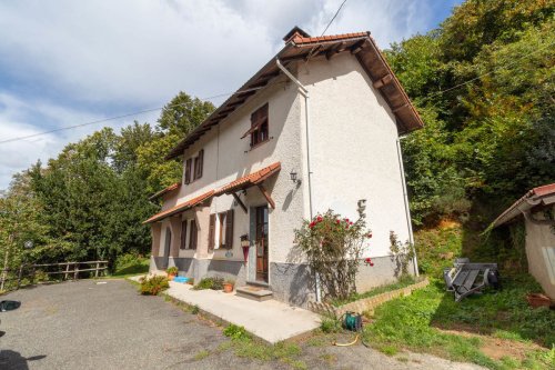 Detached house in Urbe