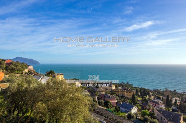 Half-vrijstaande woning in Genua