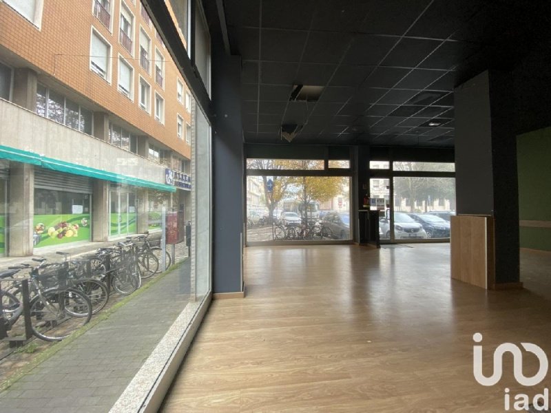 Edifício comercial em Pesaro