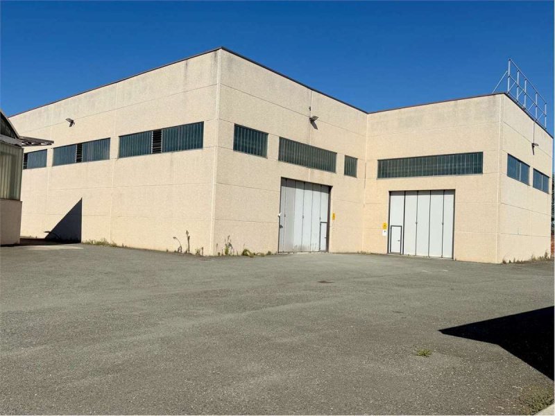 Immobile commerciale a Pozzolo Formigaro