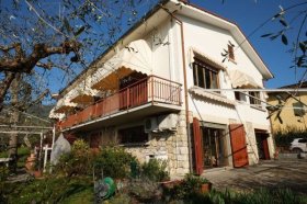 Villa en Pescia