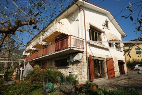 Villa a Pescia