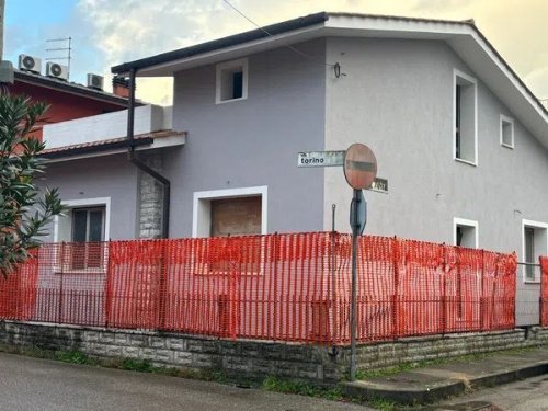 Casa indipendente a Ponte Buggianese
