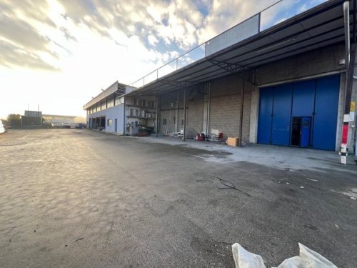 Immobile commerciale a Altopascio