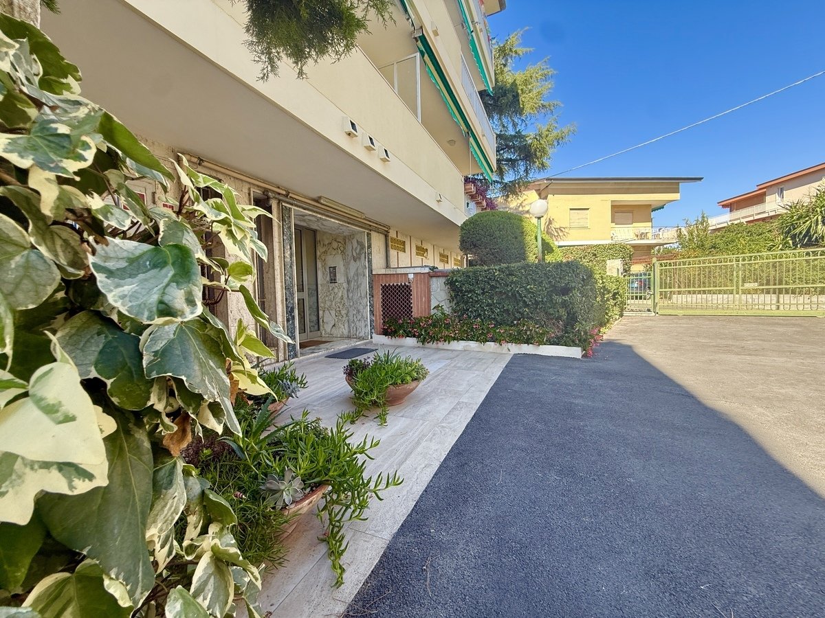 Property in Sanremo photo 5