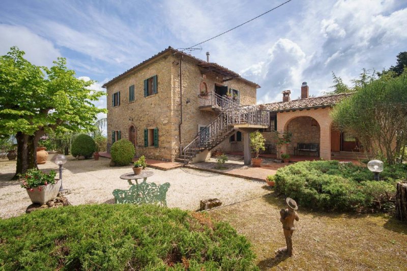 Country house in Volterra