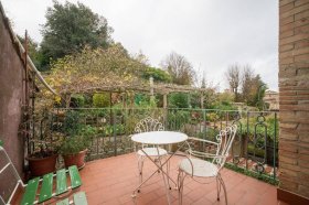 Apartment in Volterra