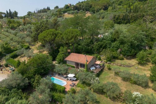 Detached house in Volterra