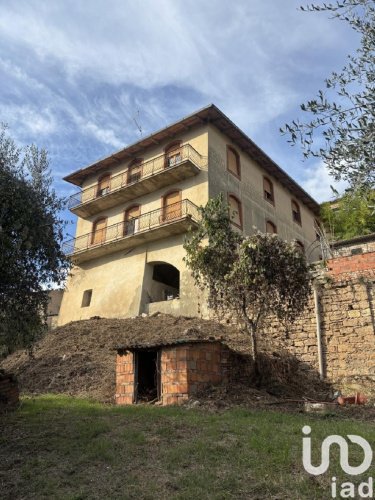 拉波拉诺泰尔梅乡间房屋