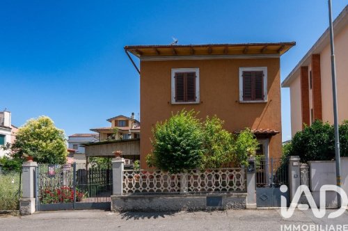 Einfamilienhaus in Campi Bisenzio