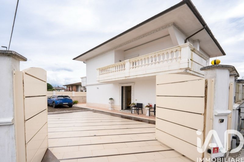 Villa en Chiesina Uzzanese