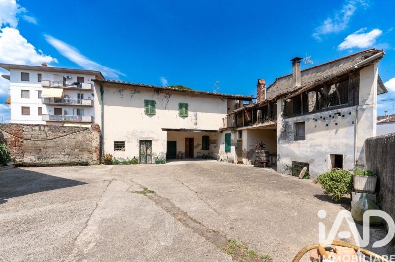 Moradia em Campi Bisenzio