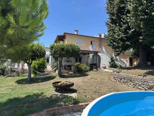 克雷斯皮纳-洛伦扎纳房屋