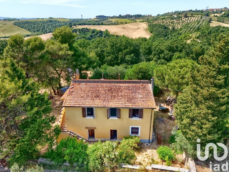 Casa di campagna a Volterra