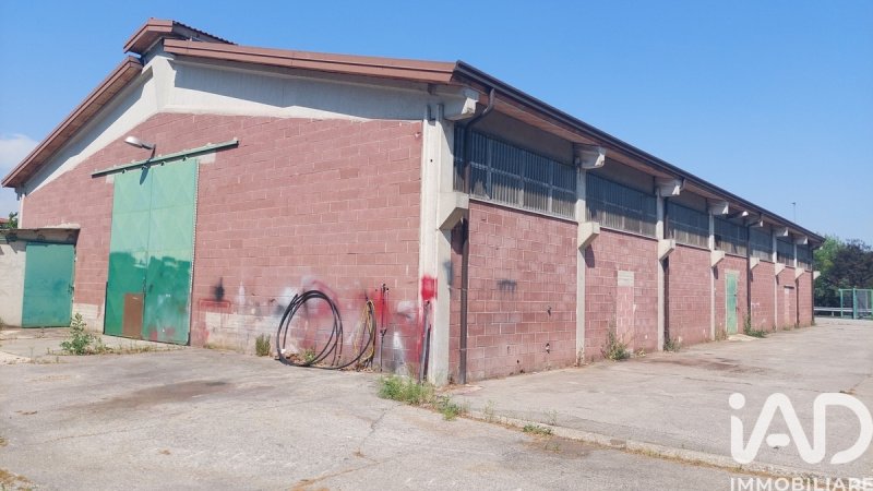 Local commercial à Brescia