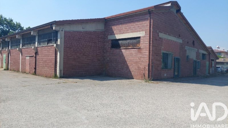 Local commercial à Brescia