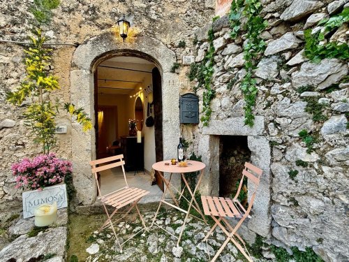 圣多纳托-瓦尔迪科米诺公寓