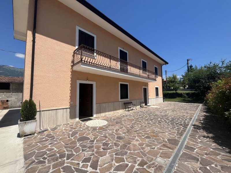 Maison individuelle à Alvito