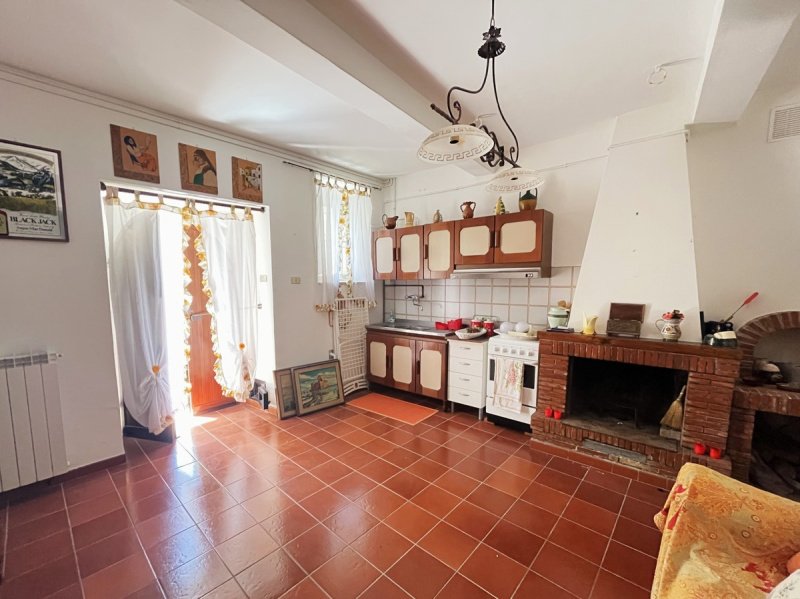 Top-to-bottom house in Alvito