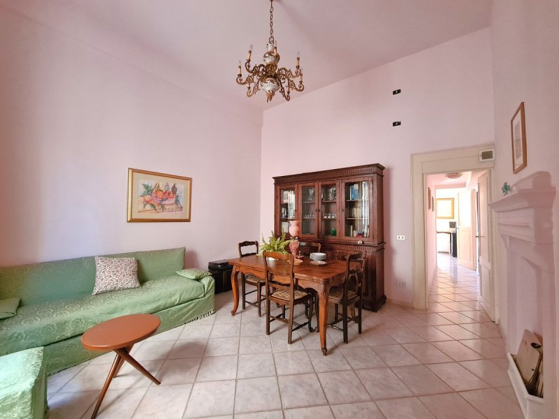 圣多纳托-瓦尔迪科米诺公寓