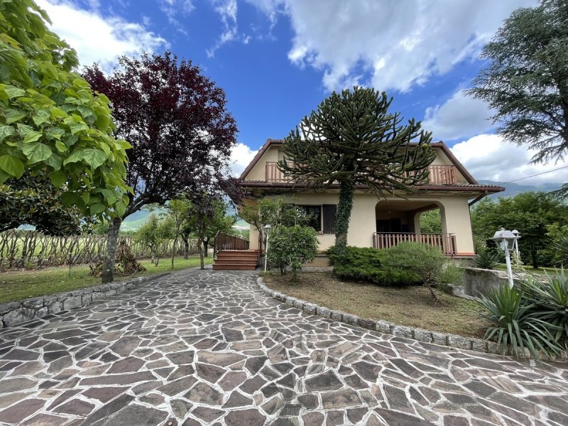 Villa en San Donato Val di Comino