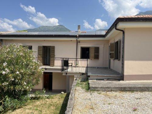 圣多纳托-瓦尔迪科米诺半独立房屋