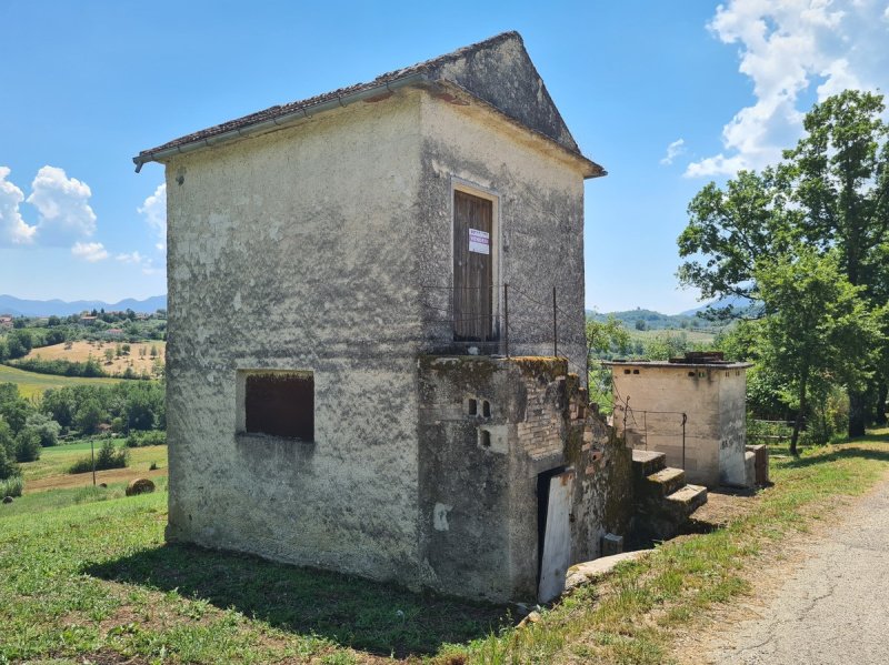 Отдельно стоящий дом в Сан-Донато-Валь-ди-Комино