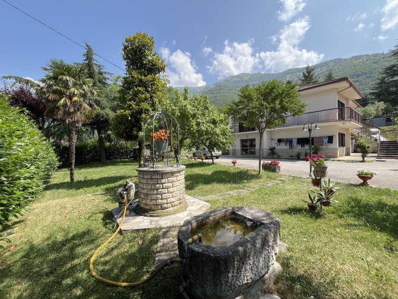 Maison individuelle à San Donato Val di Comino
