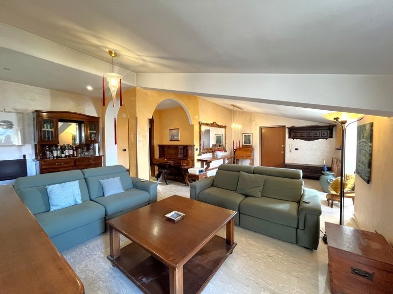 Ático en Broccostella