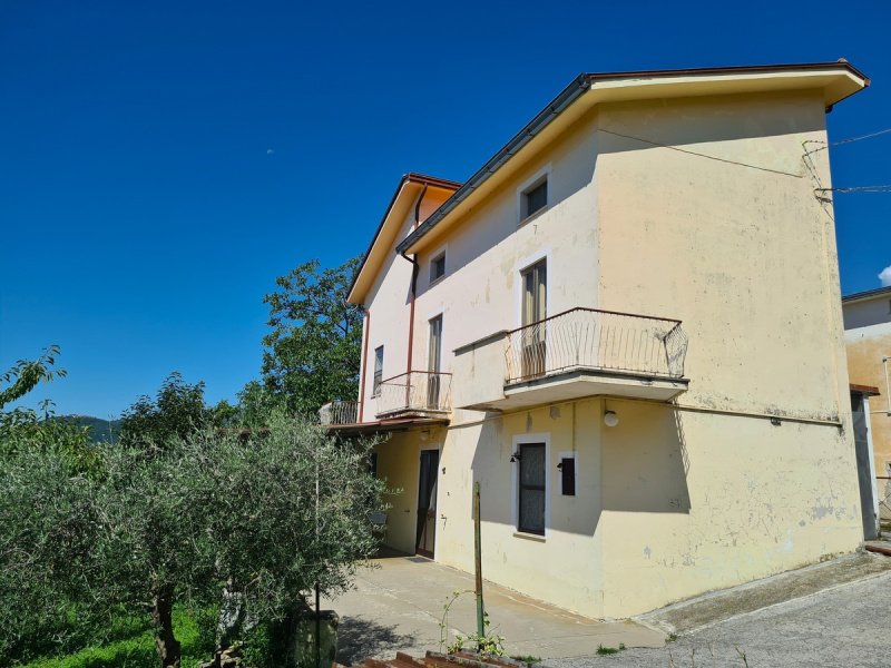 Casa indipendente a San Donato Val di Comino