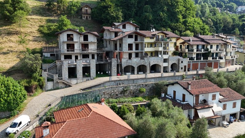 格拉韦多纳联合镇联排别墅