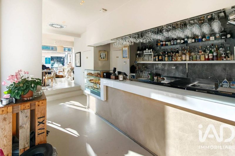 Immobile commerciale a Porto Sant'Elpidio