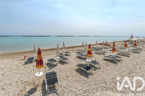 Bedrijfspand in Porto Sant'Elpidio