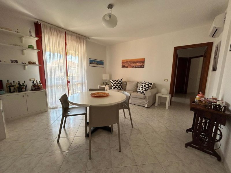 夸尔图-圣埃莱娜公寓