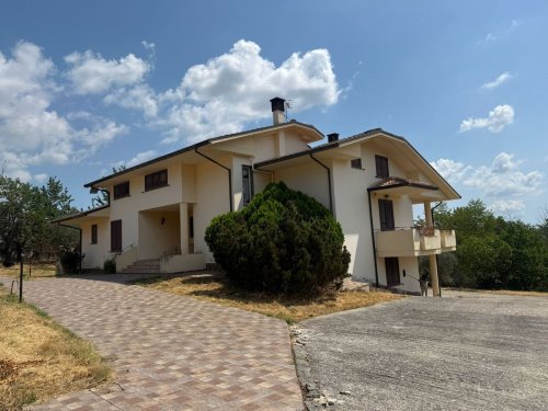 Villa i Colledara