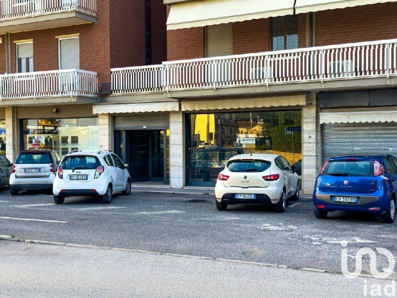 Коммерческая недвижимость в Бастия-Умбра