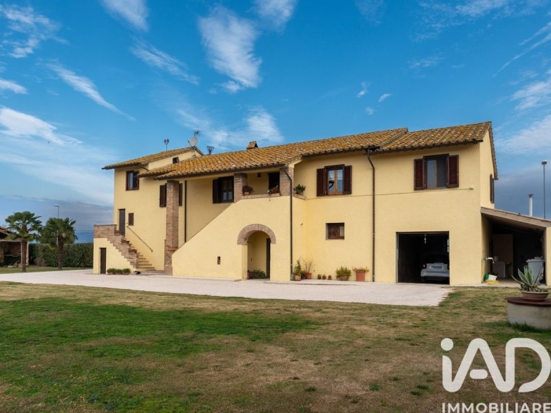 Сельский дом в Бастия-Умбра