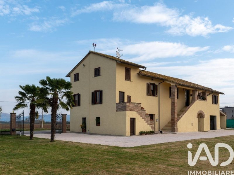 Сельский дом в Бастия-Умбра