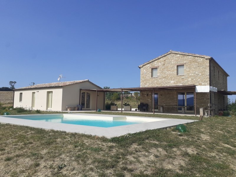 Casa de campo en Cingoli