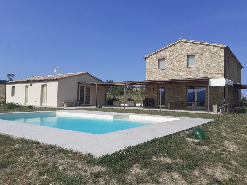 Casa de campo en Cingoli