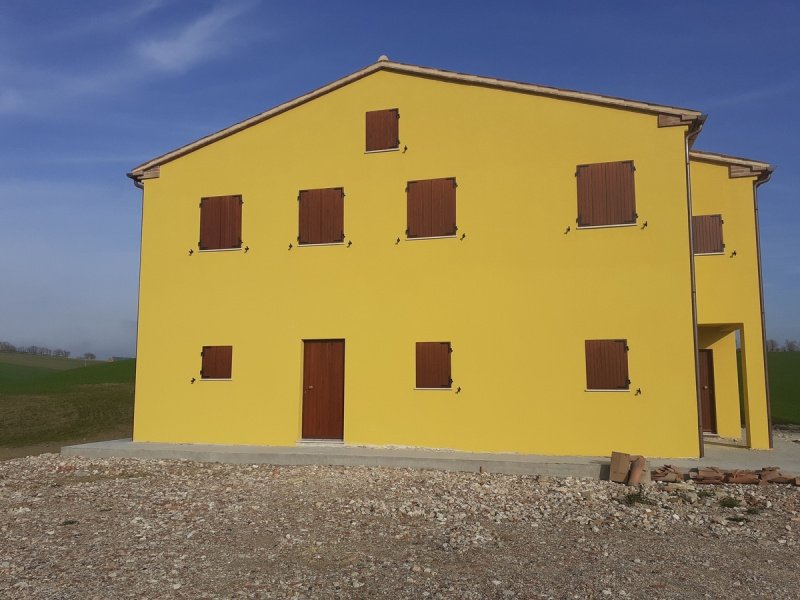 Hus på landet i Cingoli