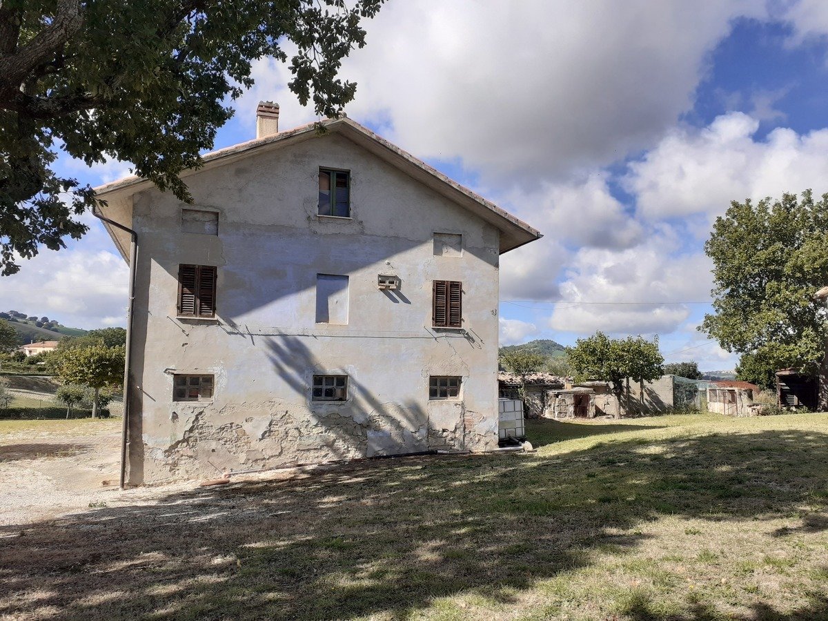 4 bedrooms country house, 700 m² Cingoli, Macerata (province) photo 4