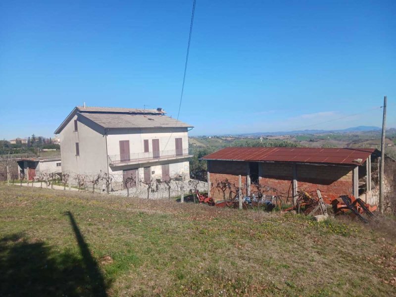 Сельский дом в Чинголи