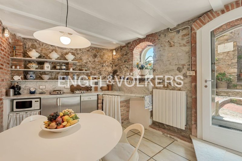 Крыша/земля в Леричи