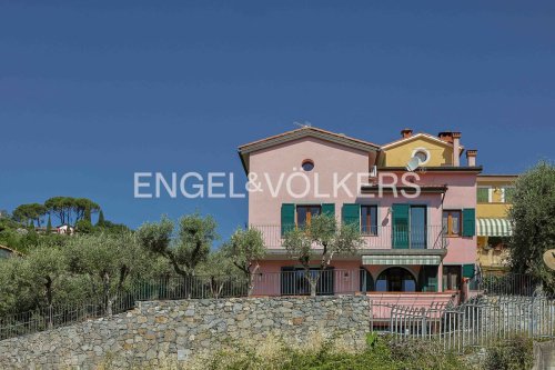 Casa adosada en La Spezia