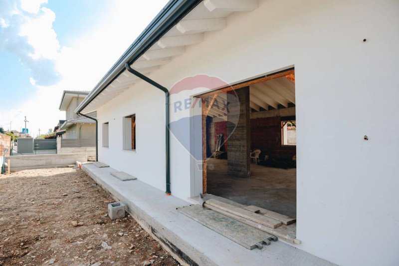 Особняк из двух квартир в Травальято